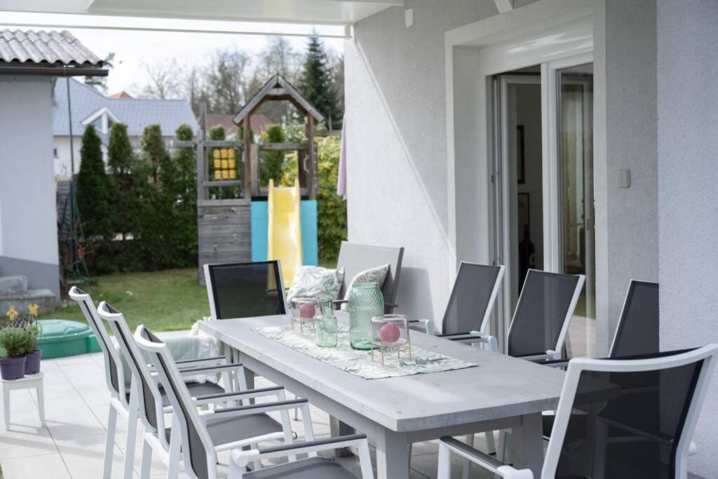 Schoenes Ferienhaus Mit Garten Pörtschach am Wörthersee Exterior foto